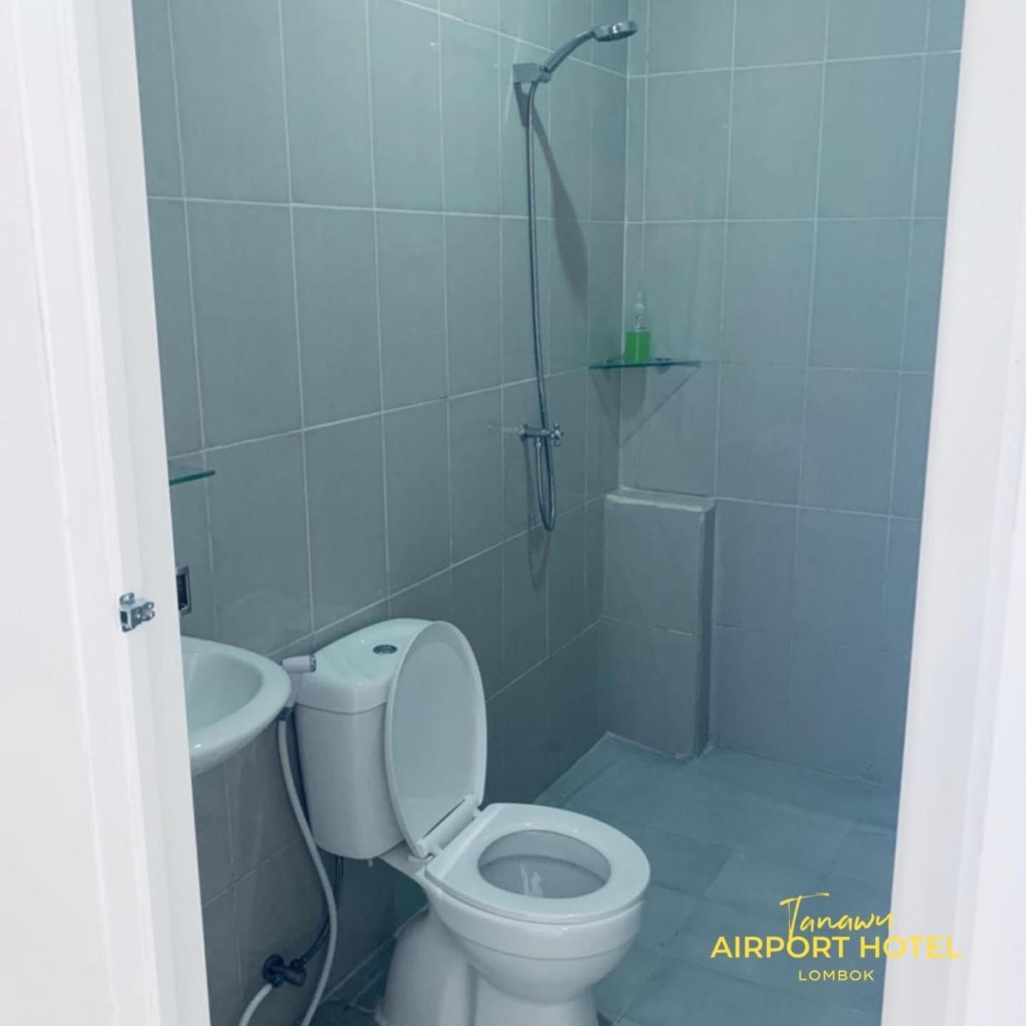 Tanawu Airport Hotel Lombok 프라야 외부 사진