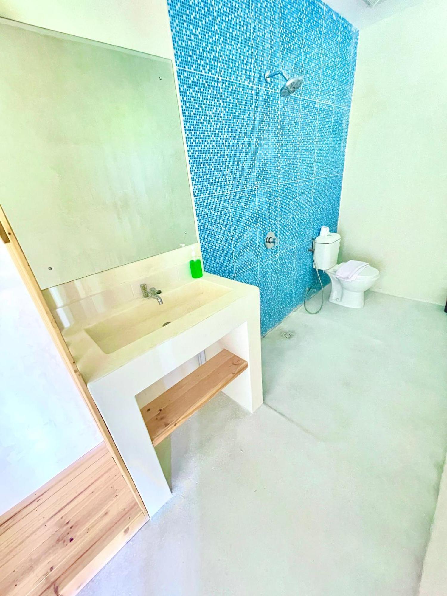 Tanawu Airport Hotel Lombok 프라야 외부 사진